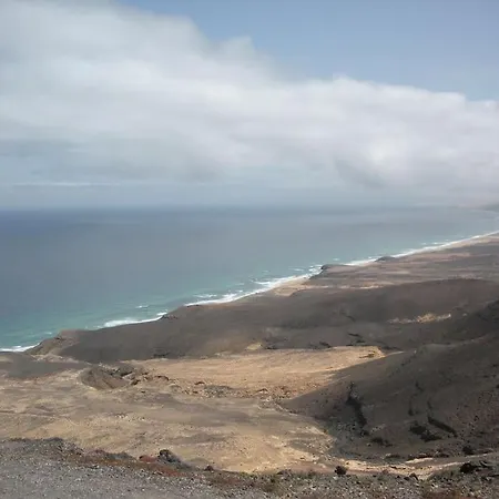 The House Of Nonni Ventura - Beachfront, Ocean View, Wi-fi, Aircon, Swimming Pool Апартаменты *