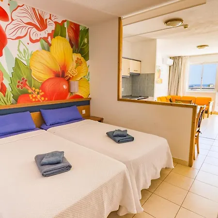 Апартаменты The House Of Nonni Ventura - Beachfront, Ocean View, Wi-fi, Aircon, Swimming Pool *