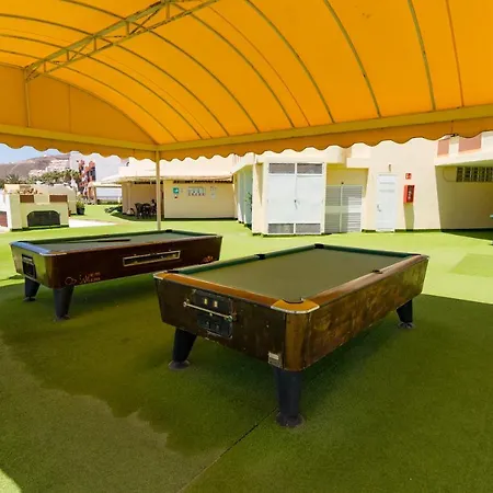 The House Of Nonni Ventura - Beachfront, Ocean View, Wi-fi, Aircon, Swimming Pool Апартаменты