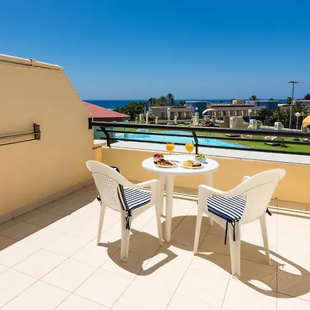 The House Of Nonni Ventura - Beachfront, Ocean View, Wi-fi, Aircon, Swimming Pool Апартаменты Морро-дель-Хабле