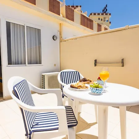 The House Of Nonni Ventura - Beachfront, Ocean View, Wi-fi, Aircon, Swimming Pool Апартаменты Морро-дель-Хабле