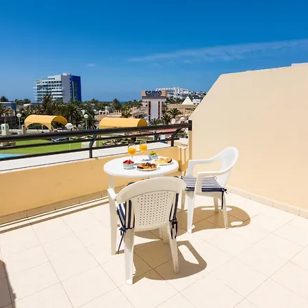 The House Of Nonni Ventura - Beachfront, Ocean View, Wi-fi, Aircon, Swimming Pool *