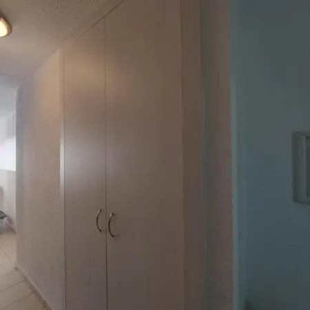 Апартаменты The House Of Nonni Ventura - Beachfront, Ocean View, Wi-fi, Aircon, Swimming Pool