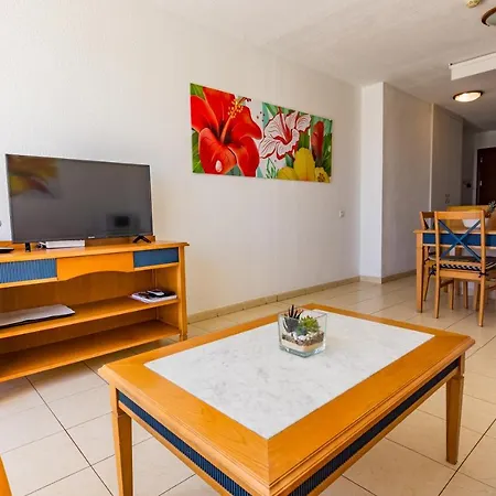 The House Of Nonni Ventura - Beachfront, Ocean View, Wi-fi, Aircon, Swimming Pool Апартаменты Морро-дель-Хабле