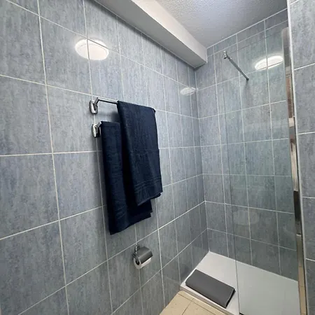 The House Of Nonni Ventura - Beachfront, Ocean View, Wi-fi, Aircon, Swimming Pool Apartamento *