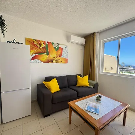 Apartamento The House Of Nonni Ventura - Beachfront, Ocean View, Wi-fi, Aircon, Swimming Pool *