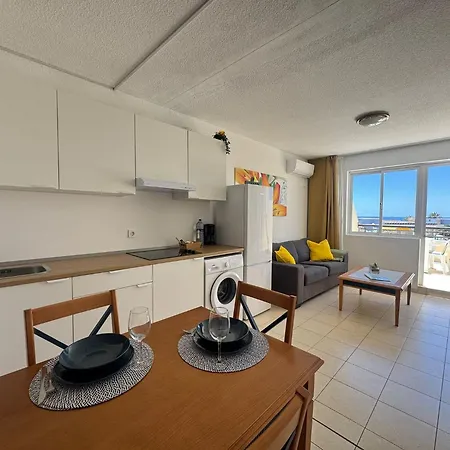 The House Of Nonni Ventura - Beachfront, Ocean View, Wi-fi, Aircon, Swimming Pool *