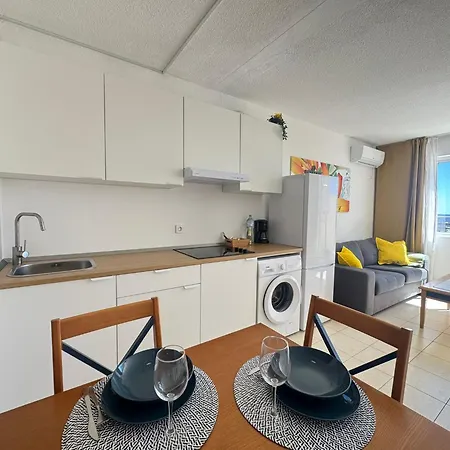 The House Of Nonni Ventura - Beachfront, Ocean View, Wi-fi, Aircon, Swimming Pool Apartamento *