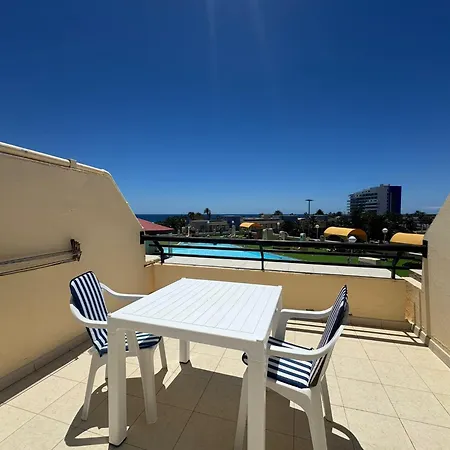 The House Of Nonni Ventura - Beachfront, Ocean View, Wi-fi, Aircon, Swimming Pool *